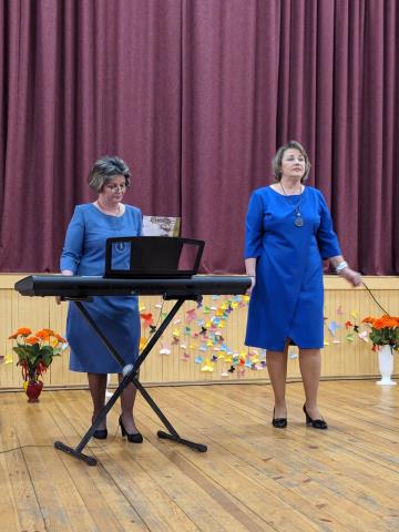 pasākums " Viss sievietes skaistumam!" duets "Lirika"